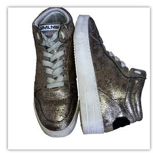- Meline Italy Metallic Distressed Hi Top Leather Sneakers Size 7.5